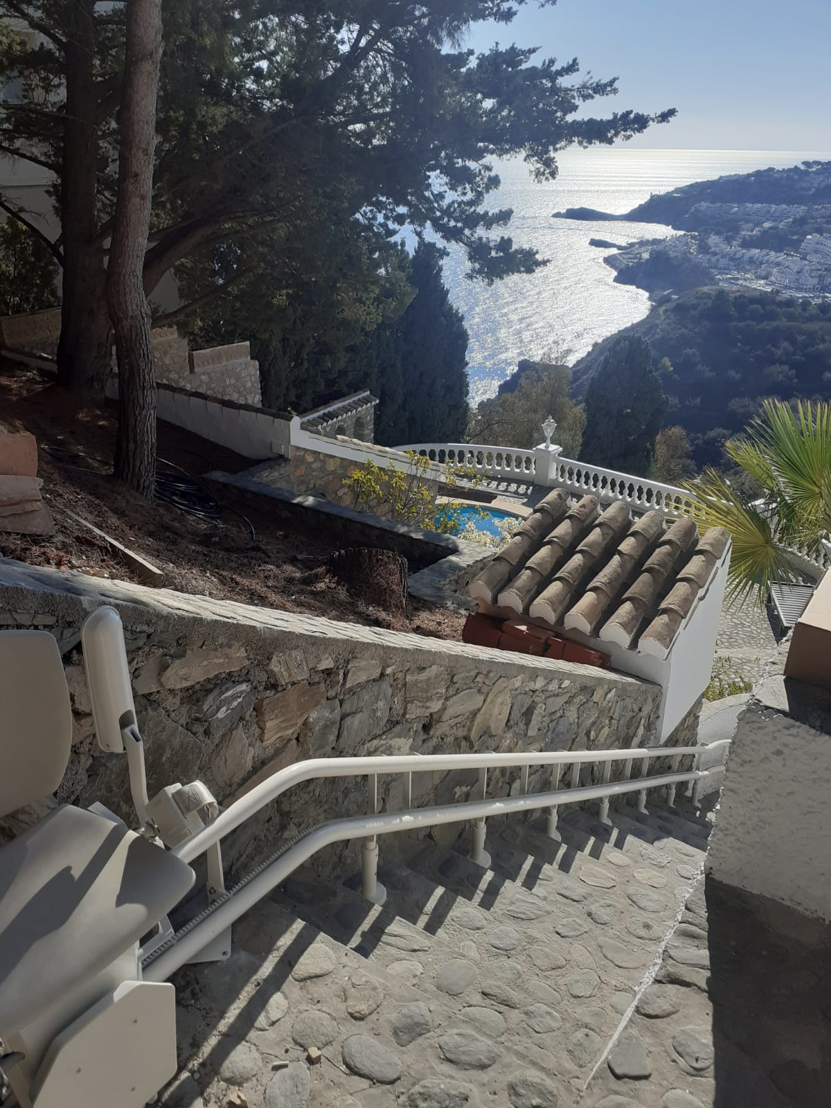 Montaje de plataformas salvaescaleras para viviendas en Málaga